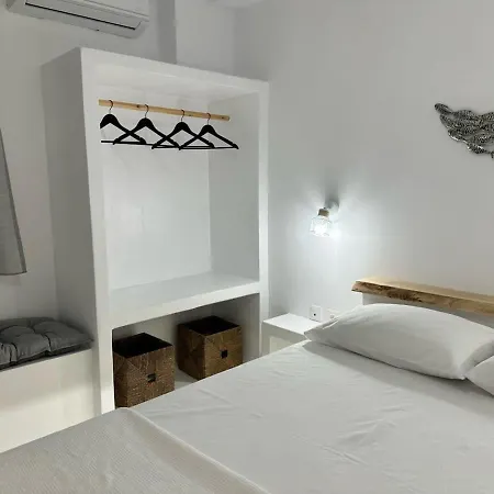 Dreamy Island Escape In Paros Naousa (Paros)